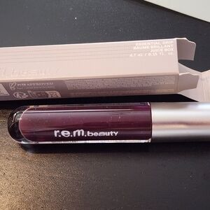 r.e.m. Beauty Essential Drip Lip Gloss - Juice Box